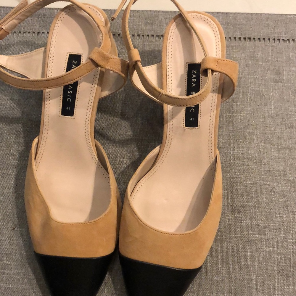 Women’s low heel shoes